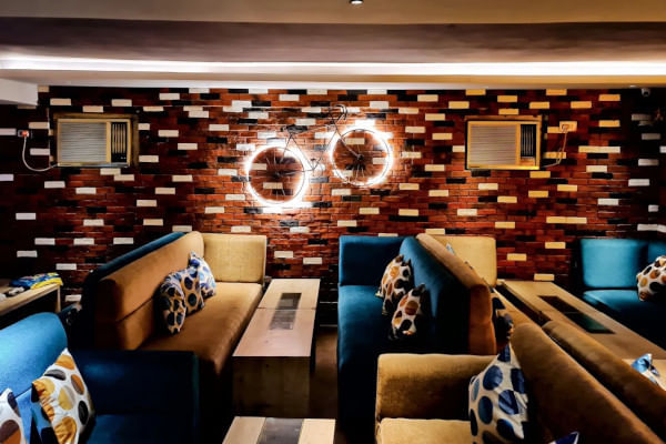 Caafe 360 Degree, Kankurgachi, Kolkata