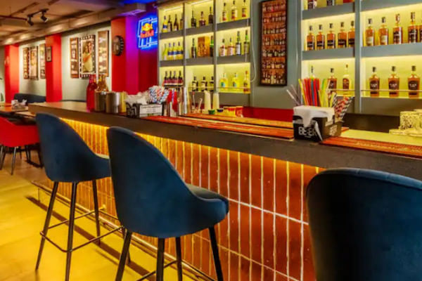 The Calcuttaa Bar, Park Street Area, Kolkata