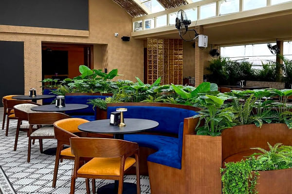 Vesparo-Pulse, 100 Feet Road, East Bengaluru