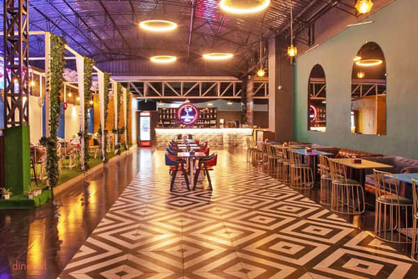 Upper Deck Lounge, NIBM Road, Pune