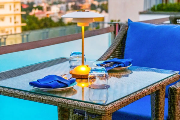 Spot 360 - Open Air - Poolside, DoubleTree Suites By Hilton, Bengaluru