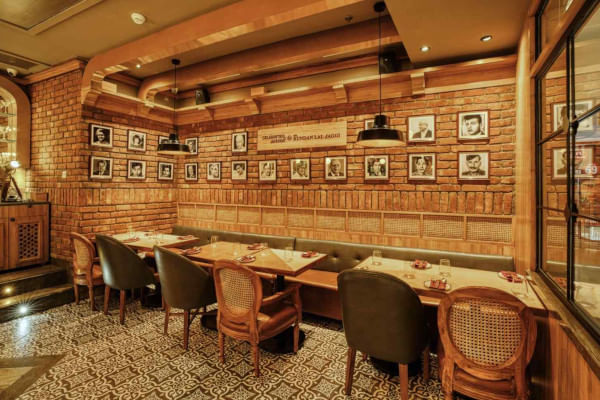 Daryaganj - By The Inventors Of Butter Chicken And Dal Makhani, DLF Mall of India, Sector 18, Noida