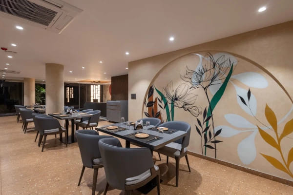 Trikkay Delight, South Tukoganj, Indore