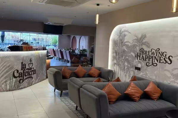 La Cafeteria, Piplod, Surat