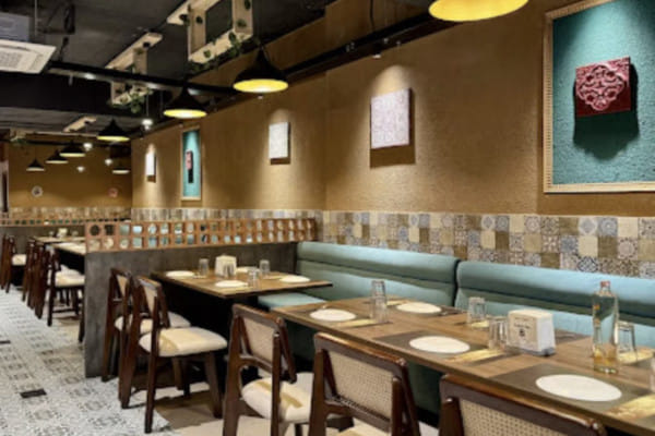 Kake Di Hatti, Brigade Road, Central Bengaluru