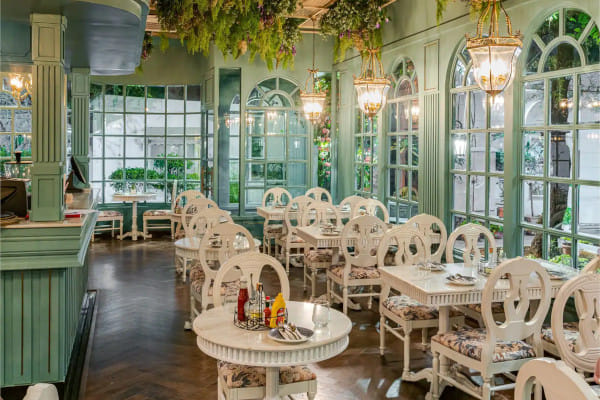 Cafe de Flora, Chanakyapuri, Central Delhi