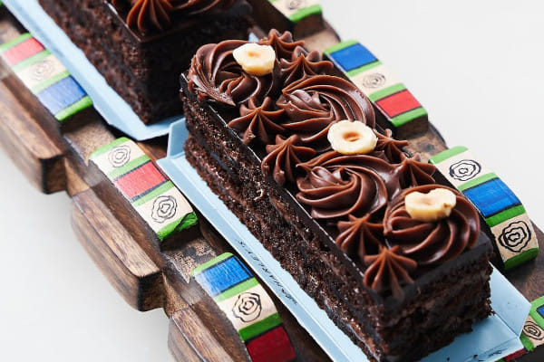 Harley's Fine Baking, Fort, South Mumbai