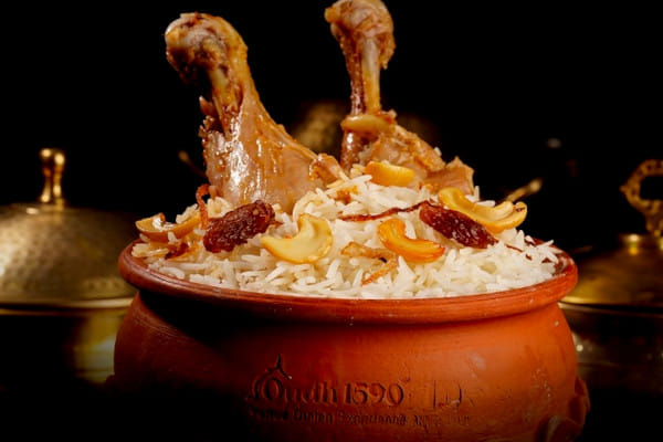 Murgh Yakhni Pulao, Oudh 1590, Kolkata