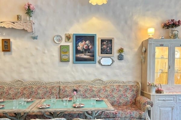 Rose Cafe, Eldeco Centre, Saket, Delhi NCR