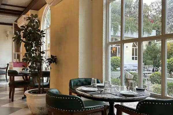 Mambos Bistro - Vaishali Nagar, Jaipur