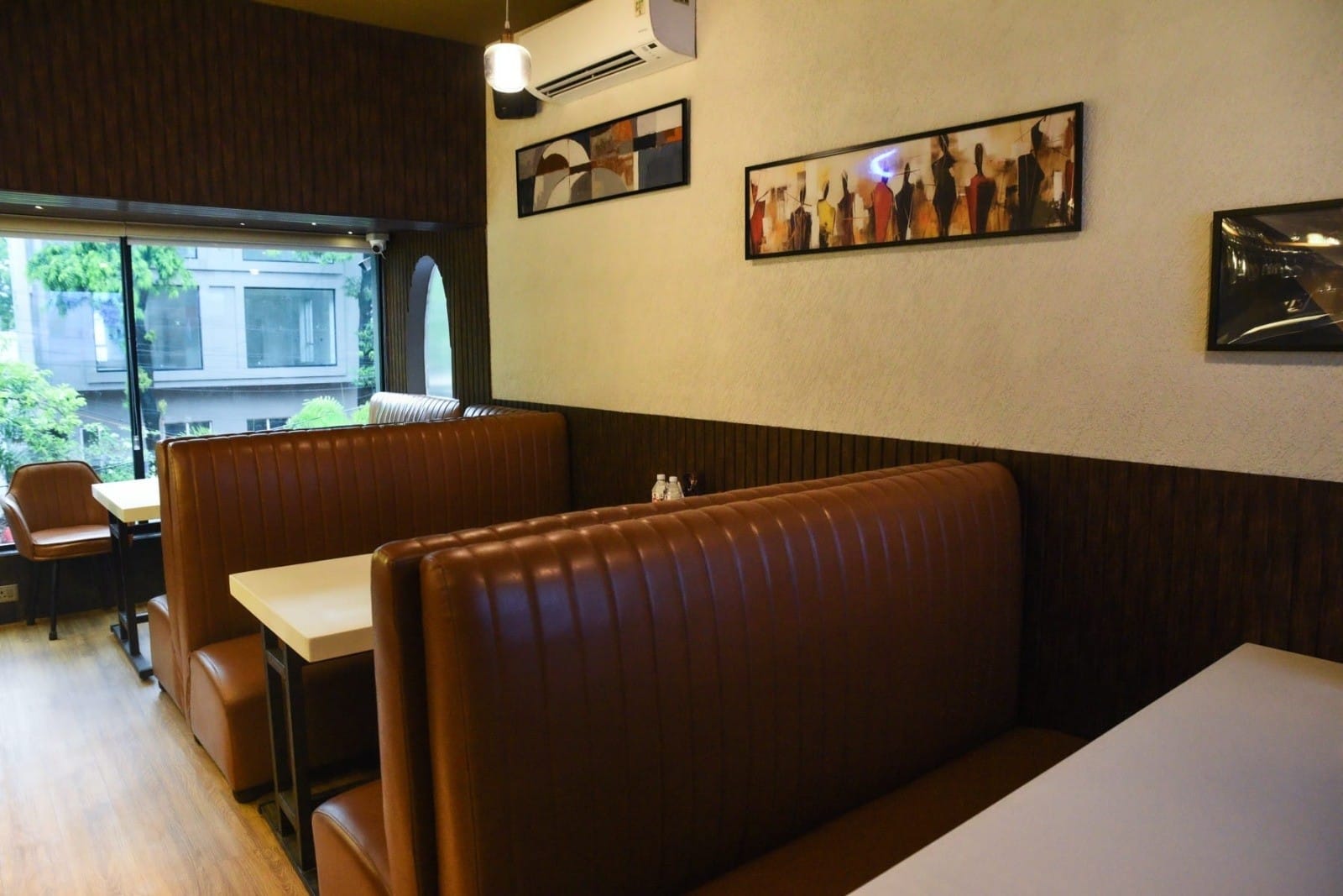 Zillion - Caf́e & Lounge, Sector 1, Salt Lake