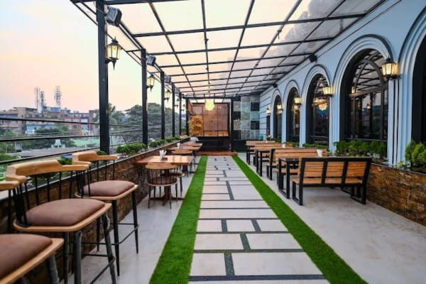 High Me Up - Club & Sky Lounge, Nayapalli, Bhubaneswar