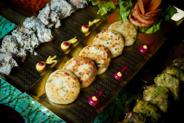 Desi Vibes, Tajganj, Agra, Desi Vibes Ke Khas Dahi Ke Kebab