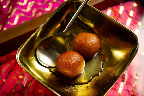Desi Vibes, Tajganj, Agra, Gulab Jamun