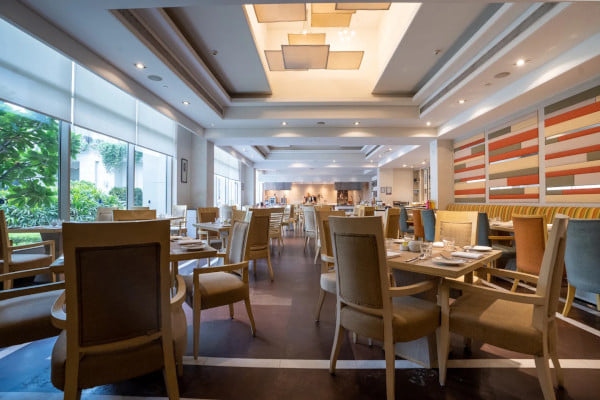 North 27, DoubleTree by Hilton Hotel Agra, Tajganj