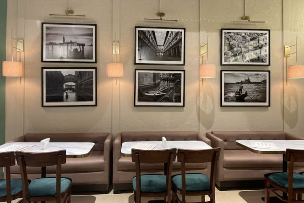 Cafe Amaretto, DLF South Point Mall, Golf Course Road