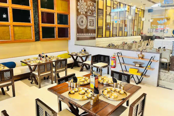 Maharaja Bhog, Senapati Bapat Road, Pune