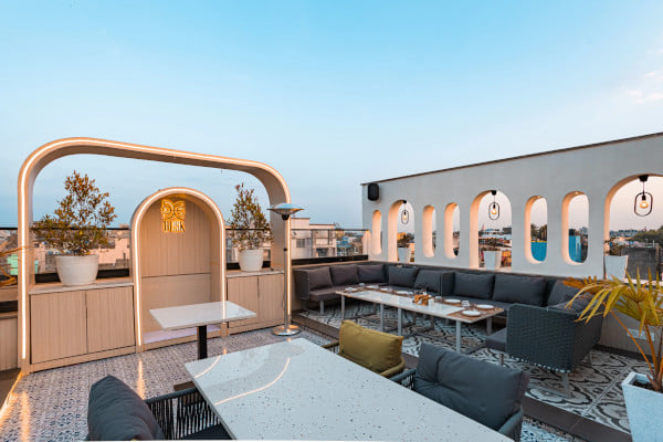 Dusk: intimate ambience for a memorable close